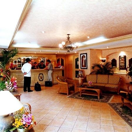 Villa Margarita Hotel Davao City Exteriör bild