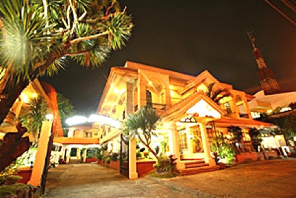 Villa Margarita Hotel Davao City Exteriör bild