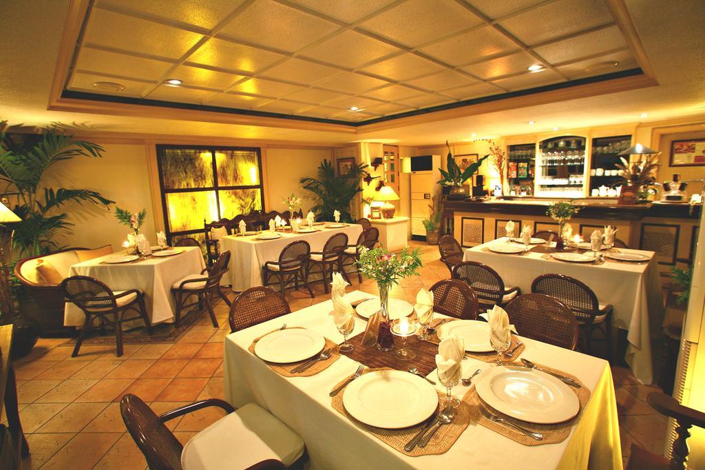 Villa Margarita Hotel Davao City Exteriör bild
